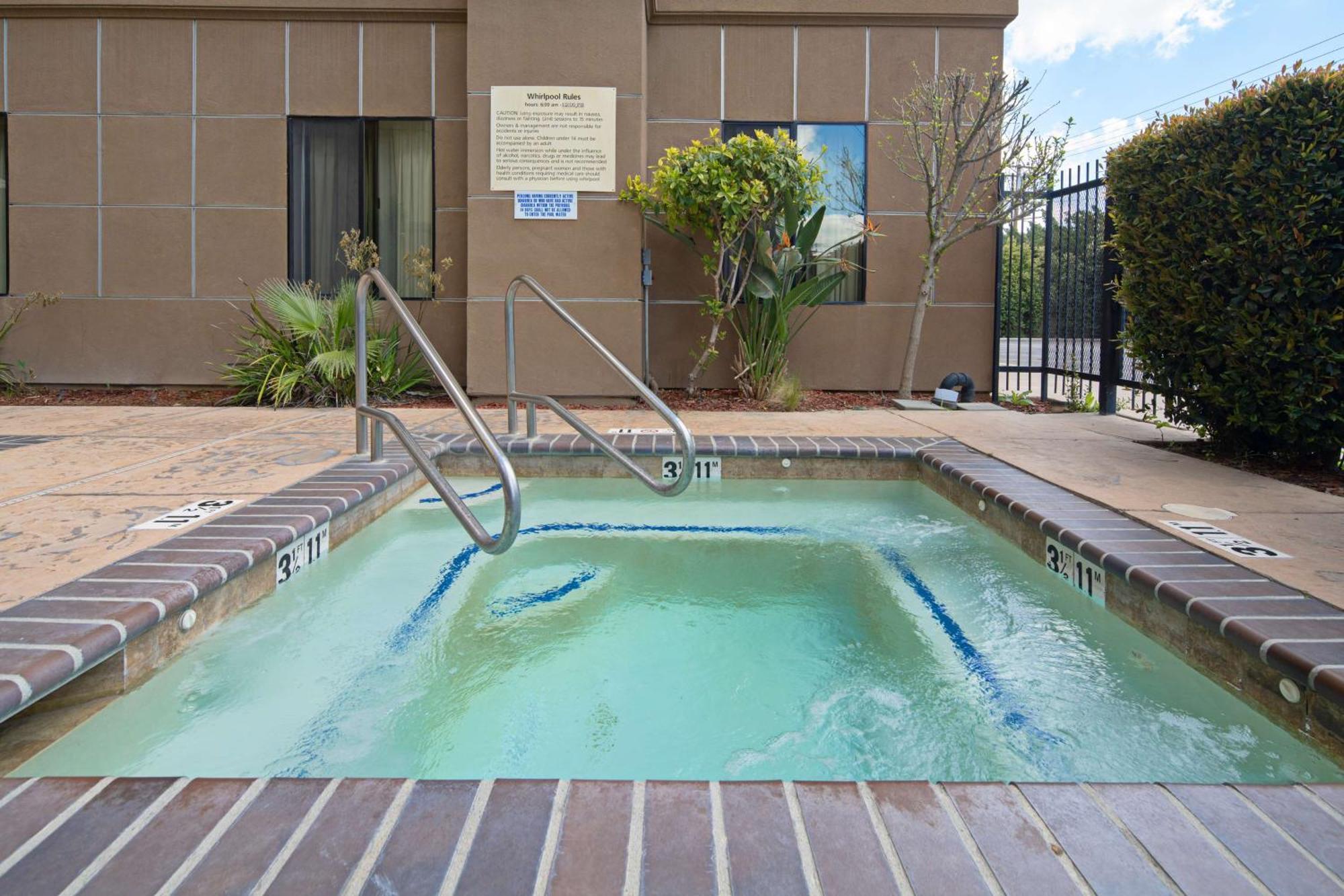 Hampton Inn Visalia Exteriör bild